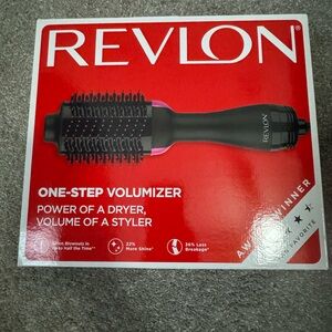 Revlon One Step Hair Dryer and Volumizer NEW